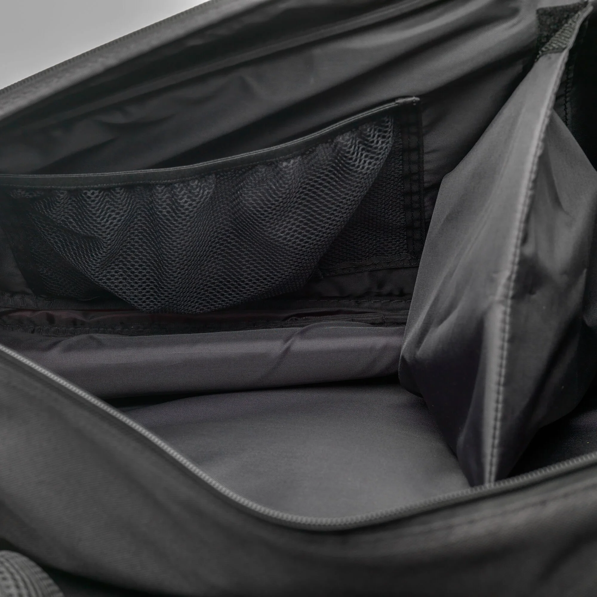 Dunlop CX Performance Thermo Borsa Per Racchetta Da 12 - Nero, Rosso 5 Dunlop CX Performance Thermo Borsa Per Racchetta Da 12 - Nero, Rosso - immagine 5